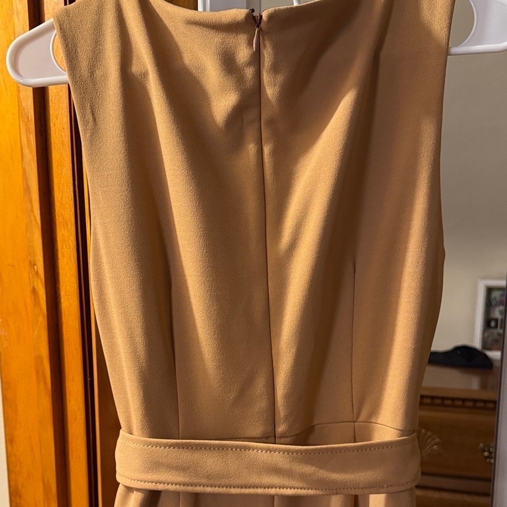 ✨ Calvin Klein Tan Sleeveless Jumpsuit – Size 8 ✨ - Picture 5 of 5